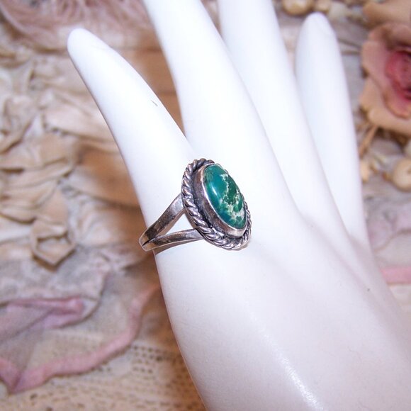 Native American Sterling Silver Turquoise Ring - Size 3.75 - Picture 3 of 10